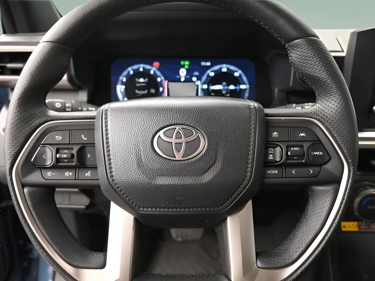 2025 Toyota 4Runner Hybrid TRD Off Road thumbnail 27