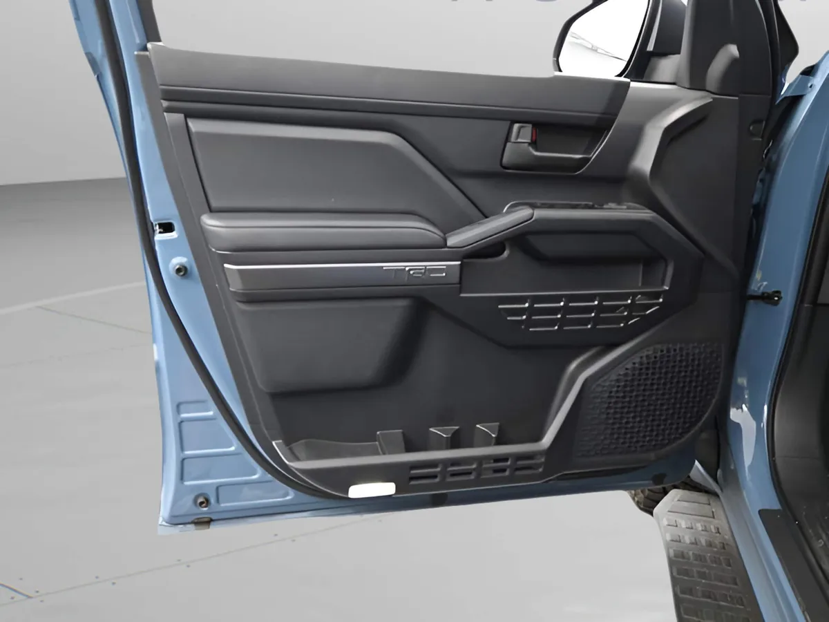 2025 Toyota 4Runner Hybrid TRD Off Road thumbnail 31