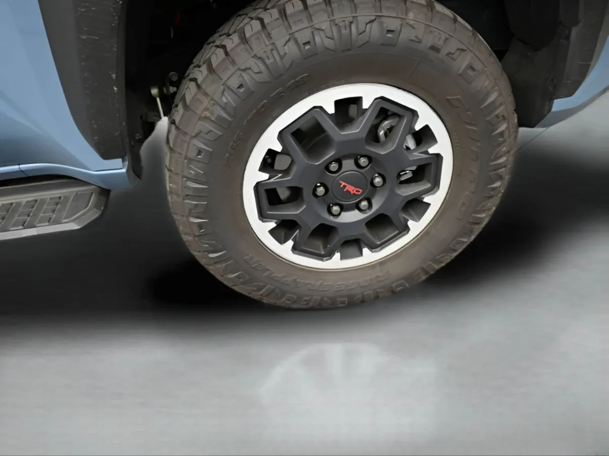 2025 Toyota 4Runner Hybrid TRD Off Road thumbnail 36