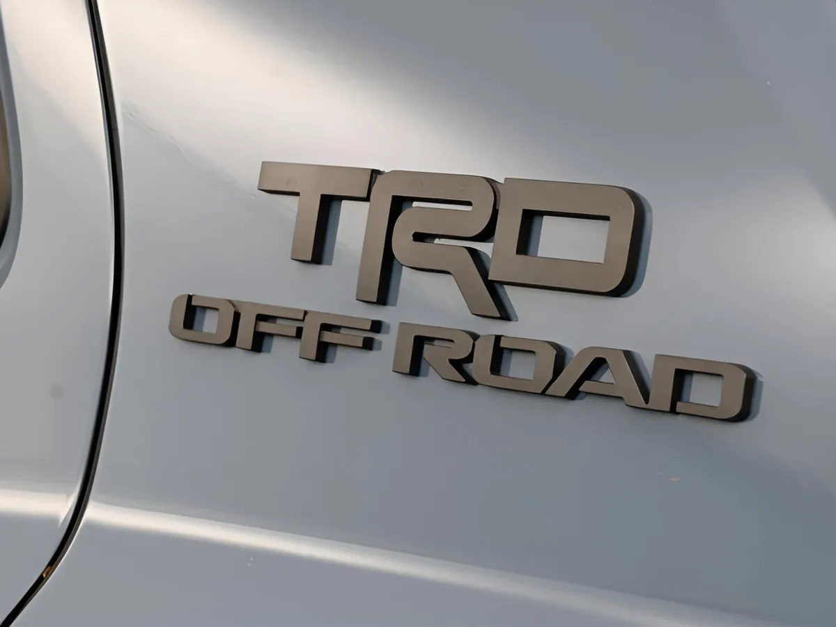 2025 Toyota 4Runner Hybrid TRD Off Road thumbnail 37