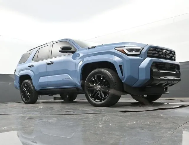 2025 Toyota 4Runner i-FORCE MAX Hybrid Platinum thumbnail 24