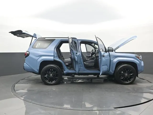 2025 Toyota 4Runner i-FORCE MAX Hybrid Platinum thumbnail 32
