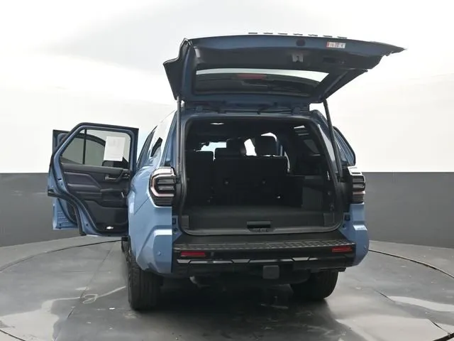 2025 Toyota 4Runner i-FORCE MAX Hybrid Platinum thumbnail 35