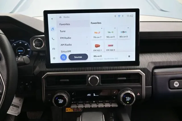 2025 Toyota 4Runner i-FORCE MAX Hybrid Platinum thumbnail 7