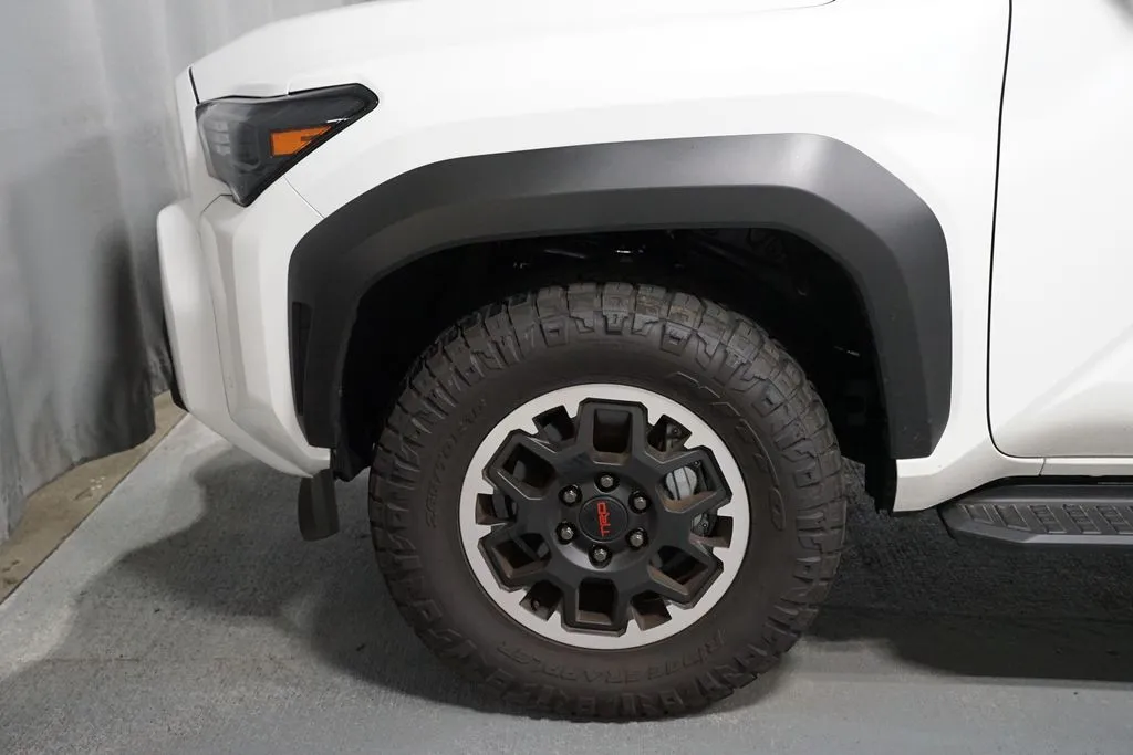 2025 Toyota 4Runner i-Force MAX Hybrid TRD Off Road Premium thumbnail 5