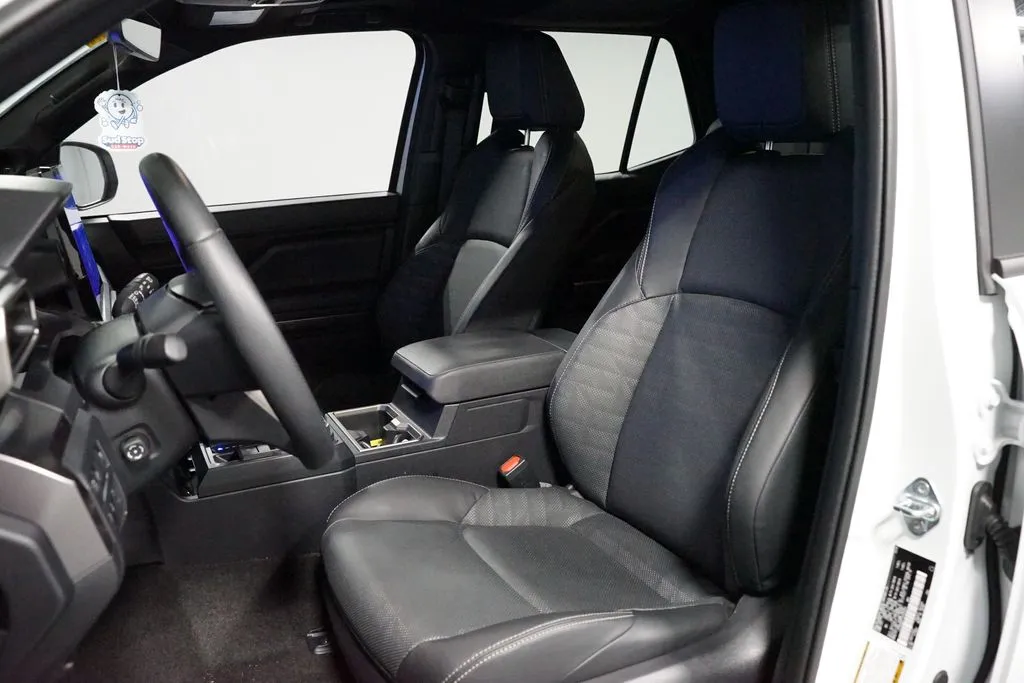 2025 Toyota 4Runner i-Force MAX Hybrid TRD Off Road Premium thumbnail 6