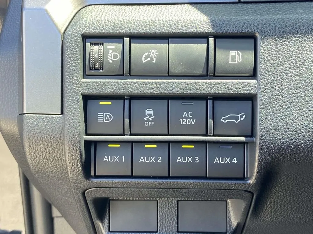 2025 Toyota 4Runner i-FORCE MAX Hybrid TRD Off Road Premium thumbnail 30