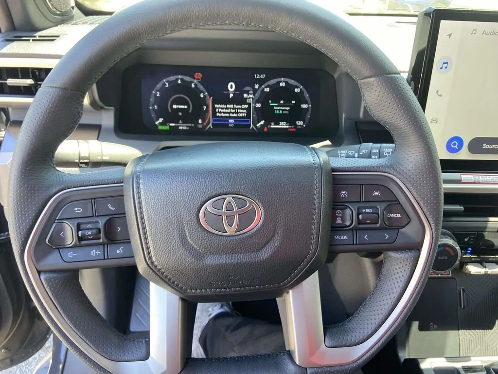 2025 Toyota 4Runner i-FORCE MAX Hybrid TRD Off Road Premium thumbnail 35