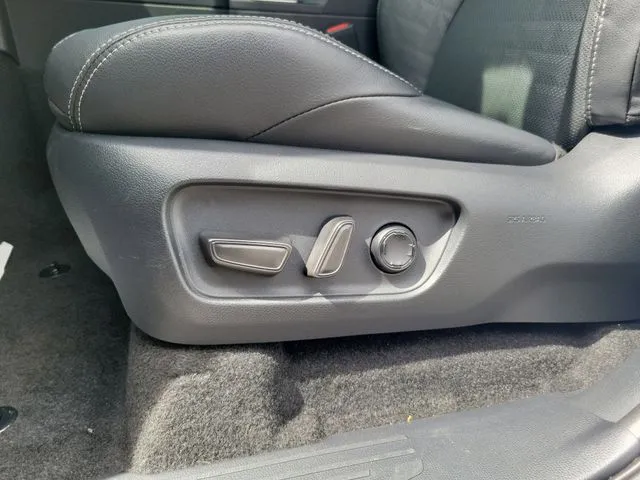 2025 Toyota 4Runner i-FORCE MAX TRD Off Road Premium thumbnail 11