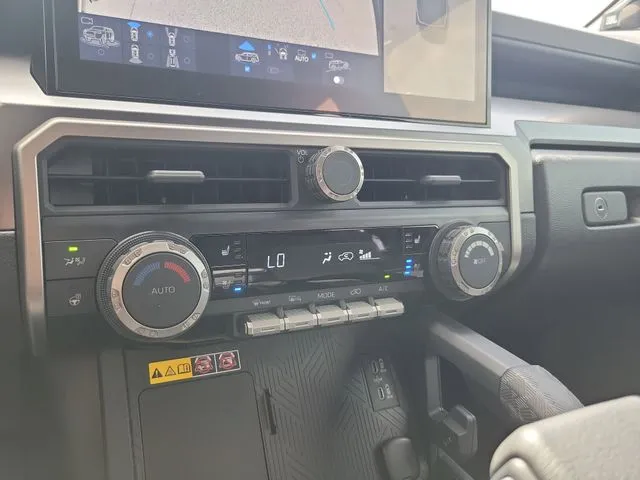 2025 Toyota 4Runner i-FORCE MAX TRD Off Road Premium thumbnail 22