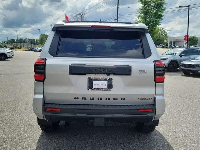 2025 Toyota 4Runner i-FORCE MAX TRD Off Road Premium thumbnail 5