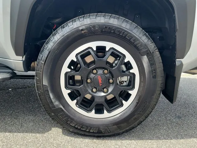 2025 Toyota 4Runner i-FORCE MAX TRD Off Road Premium thumbnail 7