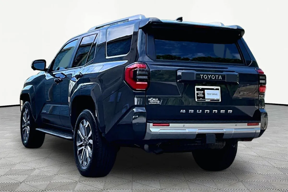 2025 Toyota 4Runner Limited thumbnail 12