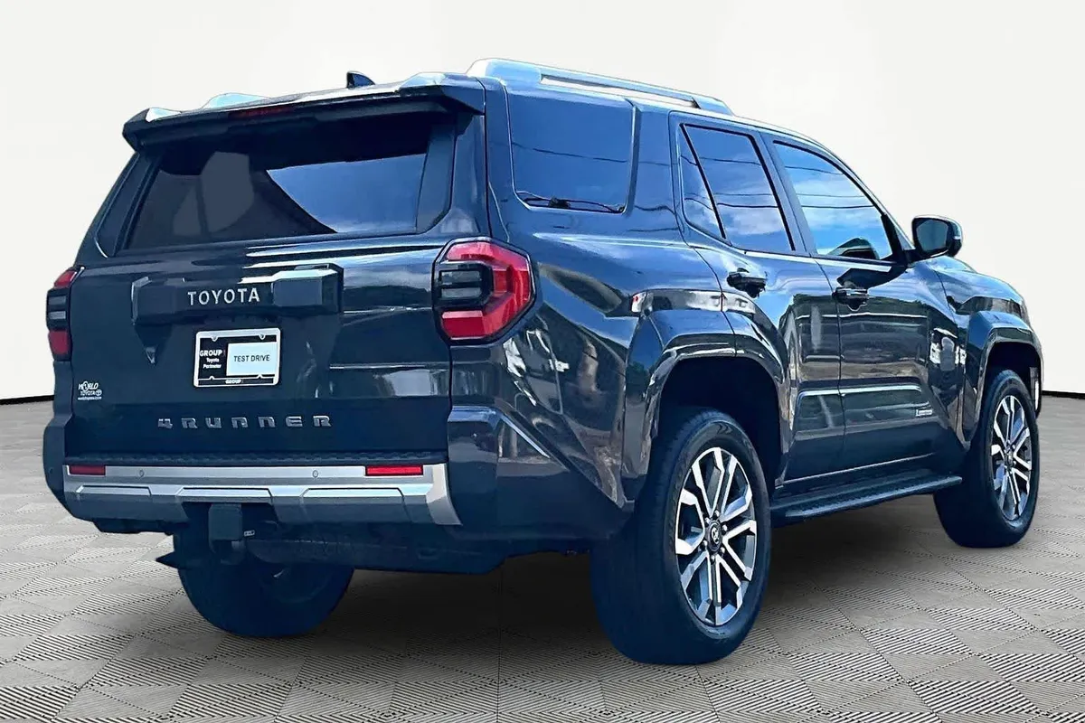 2025 Toyota 4Runner Limited thumbnail 13