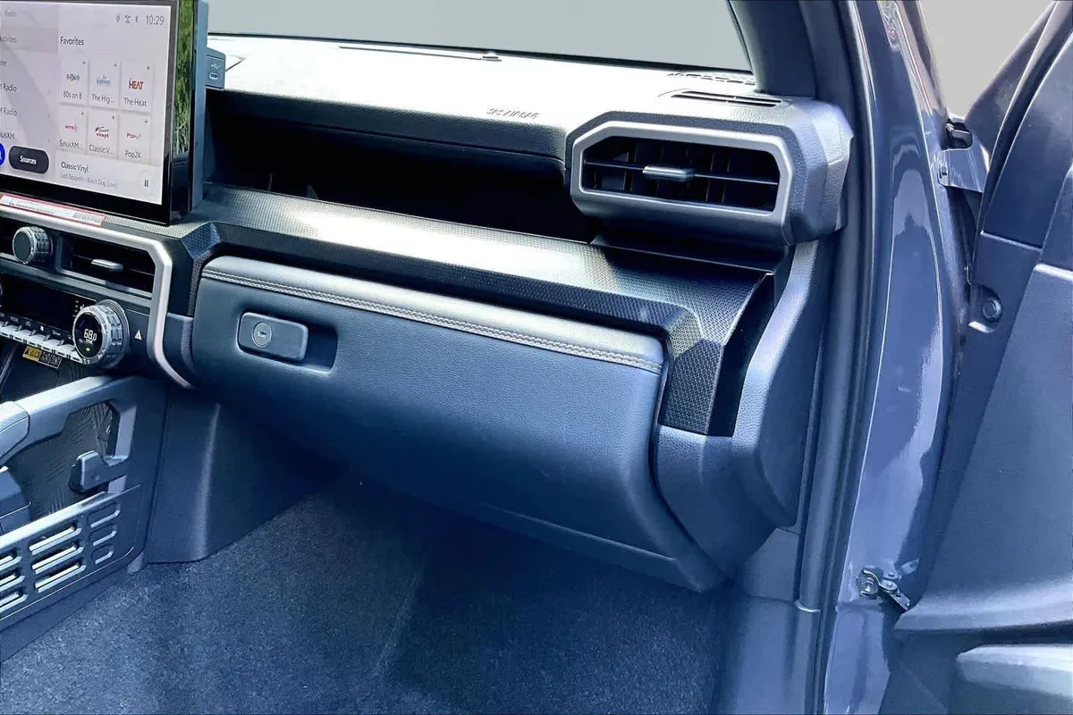 2025 Toyota 4Runner Limited thumbnail 19