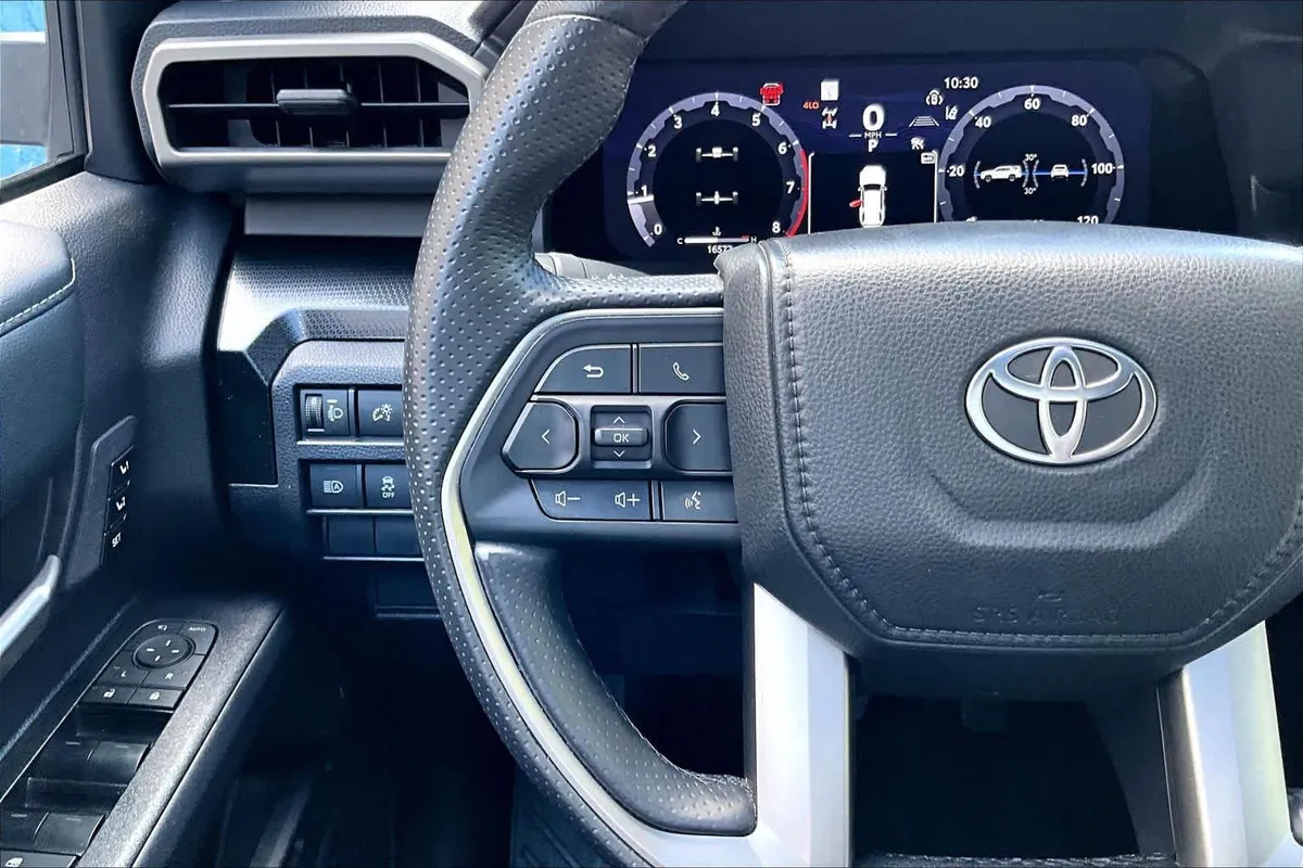 2025 Toyota 4Runner Limited thumbnail 24