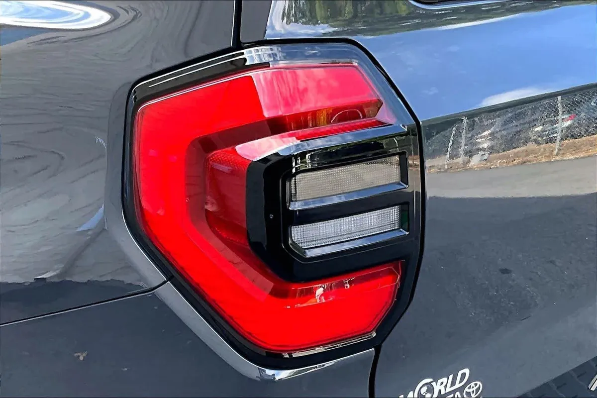 2025 Toyota 4Runner Limited thumbnail 29