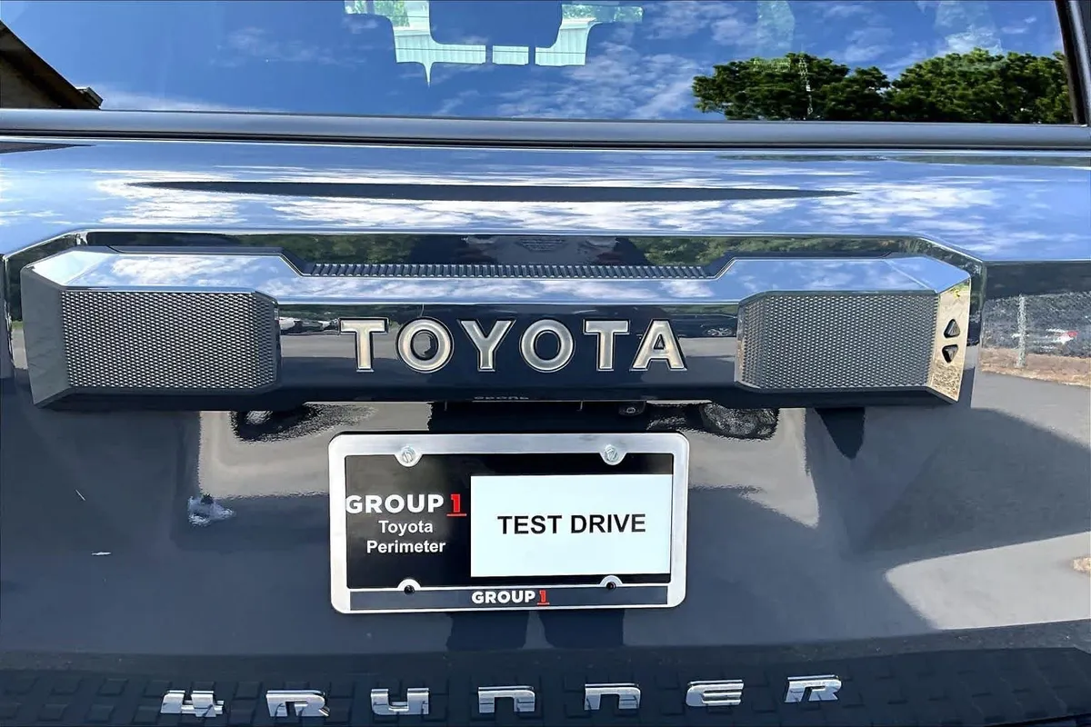 2025 Toyota 4Runner Limited thumbnail 31