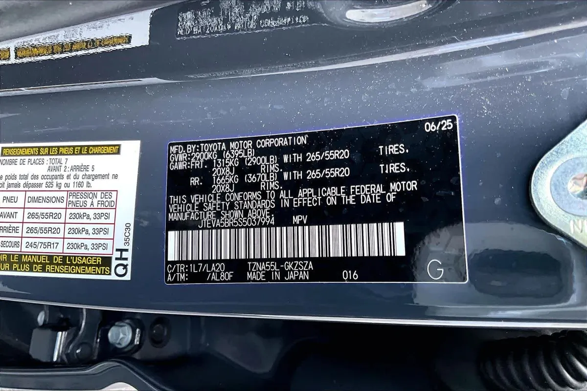 2025 Toyota 4Runner Limited thumbnail 34