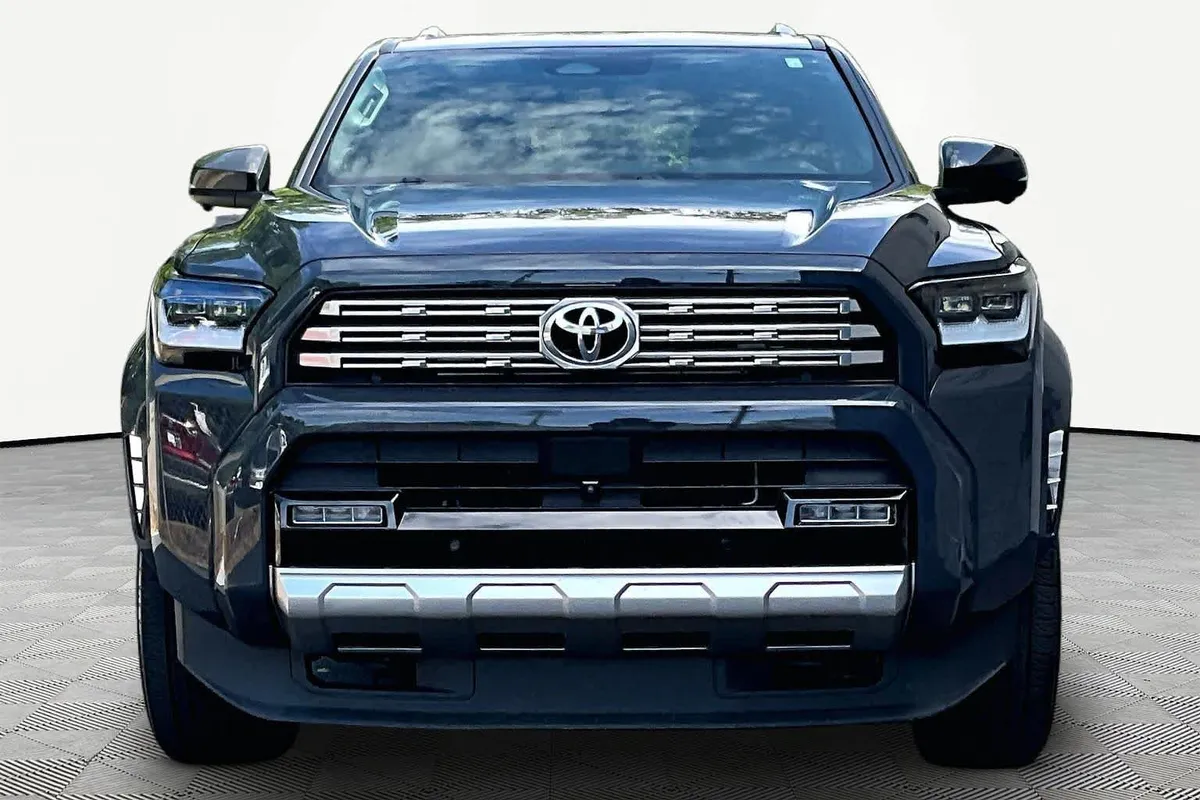 2025 Toyota 4Runner Limited thumbnail 4