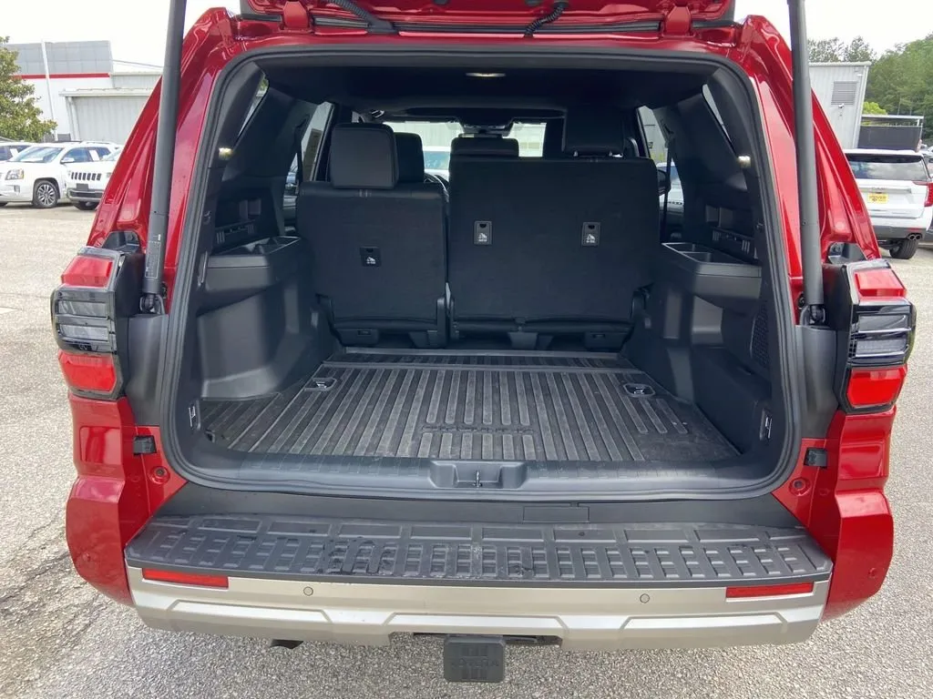 2025 Toyota 4Runner Limited thumbnail 10