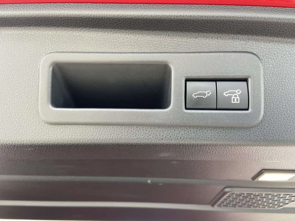 2025 Toyota 4Runner Limited thumbnail 11