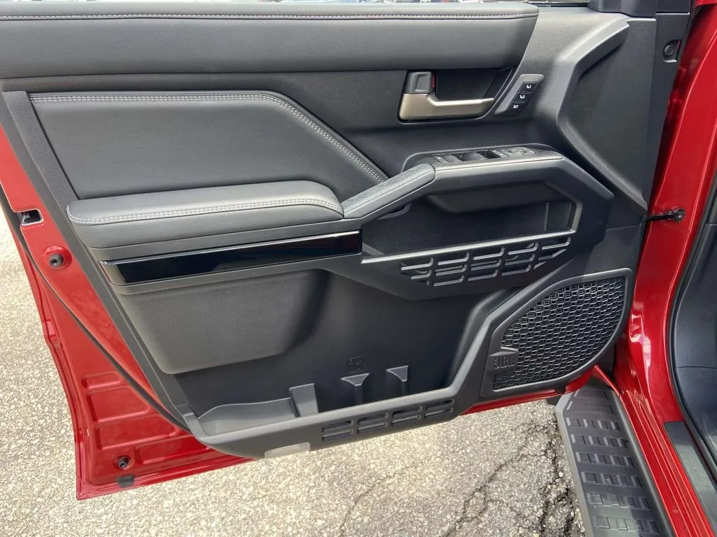 2025 Toyota 4Runner Limited thumbnail 14