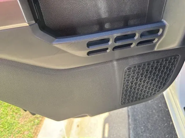 2025 Toyota 4Runner SR5 thumbnail 17