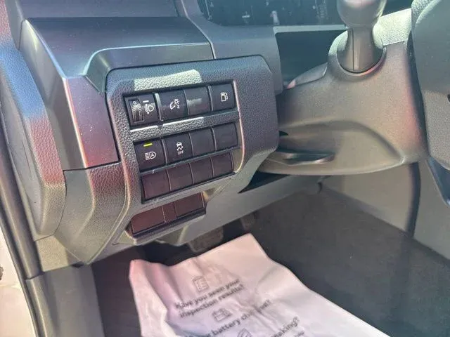 2025 Toyota 4Runner SR5 thumbnail 30