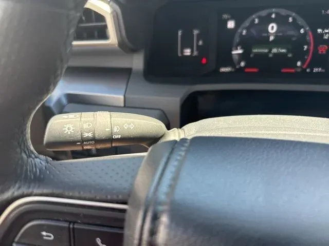 2025 Toyota 4Runner SR5 thumbnail 34