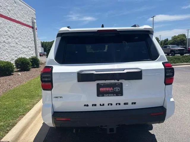 2025 Toyota 4Runner SR5 thumbnail 6