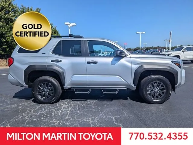 2025 Toyota 4Runner SR5 thumbnail 9
