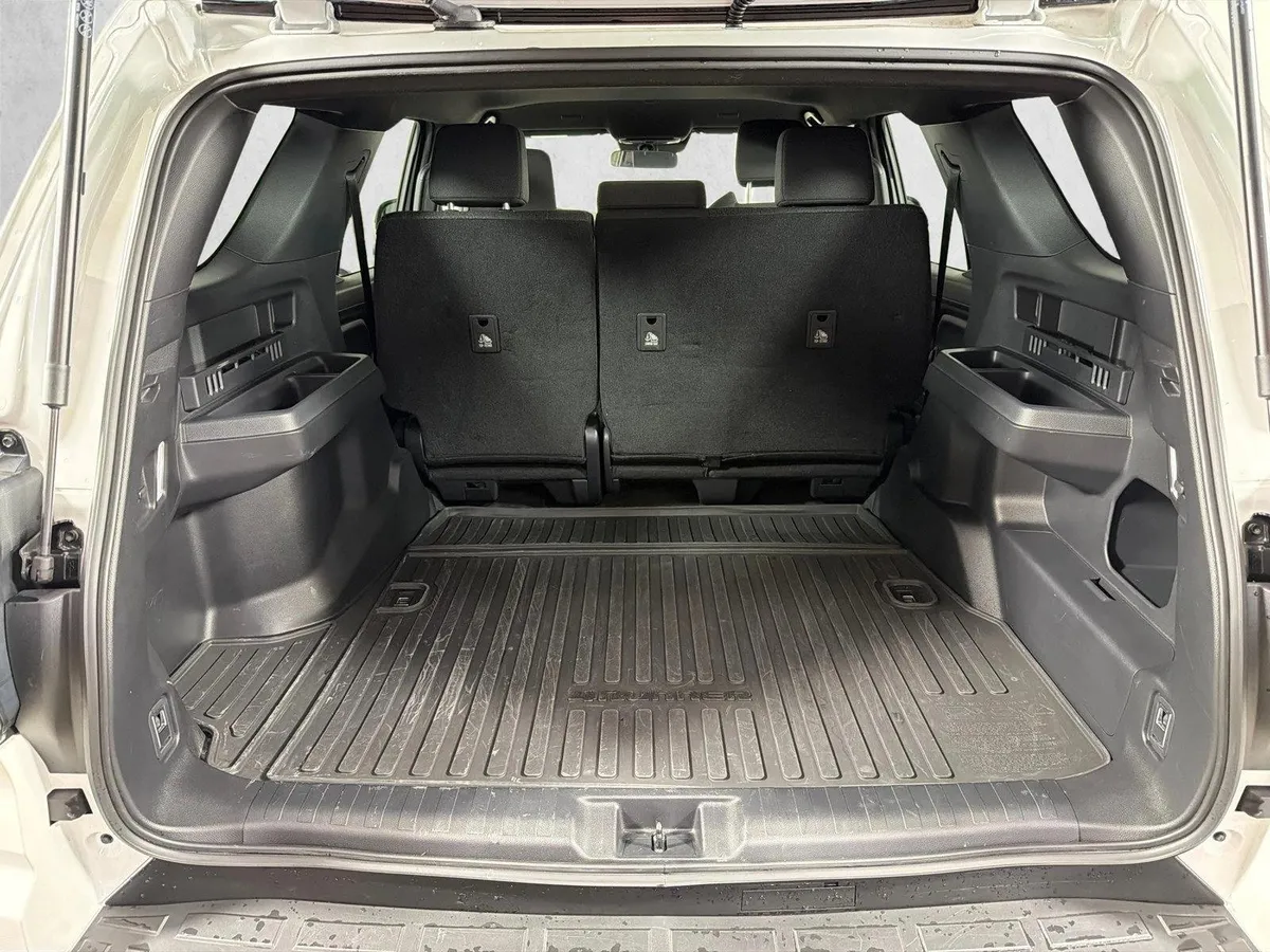 2025 Toyota 4Runner SR5 thumbnail 18
