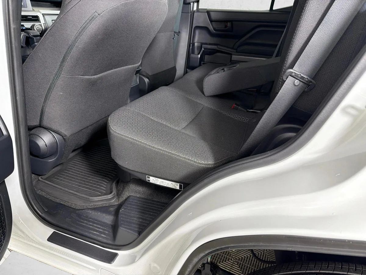 2025 Toyota 4Runner SR5 thumbnail 20