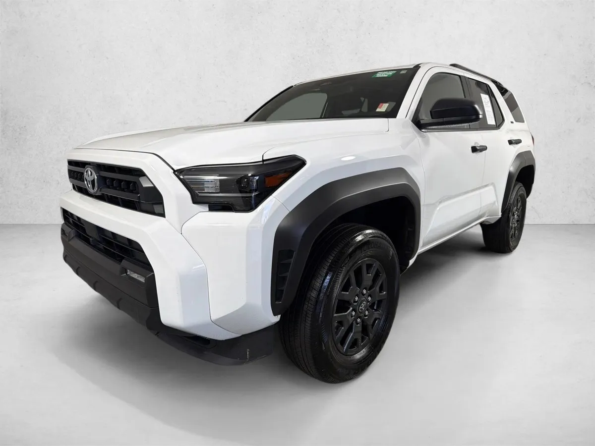 2025 Toyota 4Runner SR5 thumbnail 7
