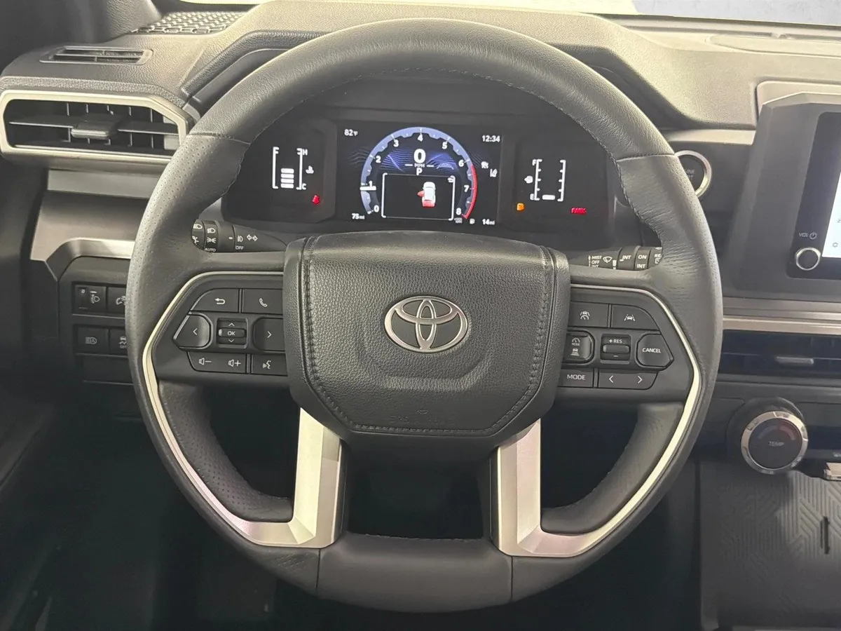 2025 Toyota 4Runner SR5 thumbnail 23