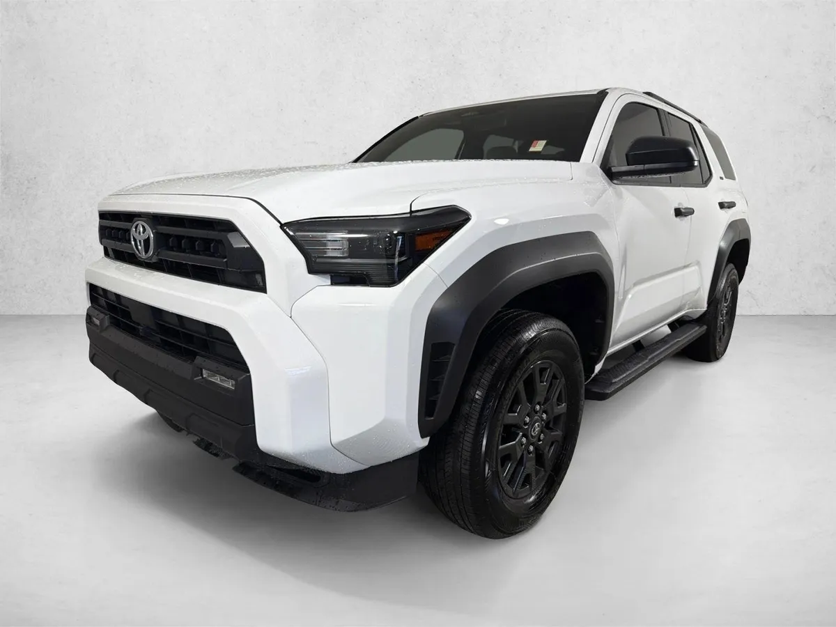 2025 Toyota 4Runner SR5 thumbnail 7