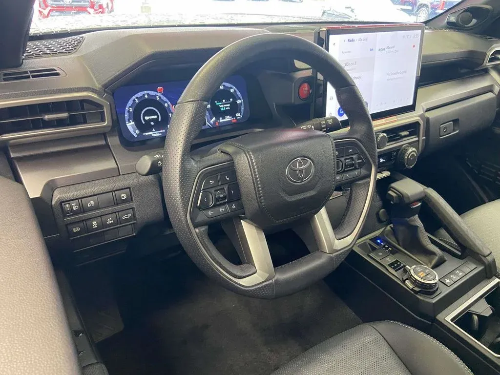 2025 Toyota 4Runner TRD Off-Road Premium thumbnail 14