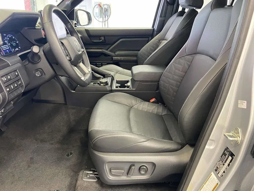 2025 Toyota 4Runner TRD Off-Road Premium thumbnail 17