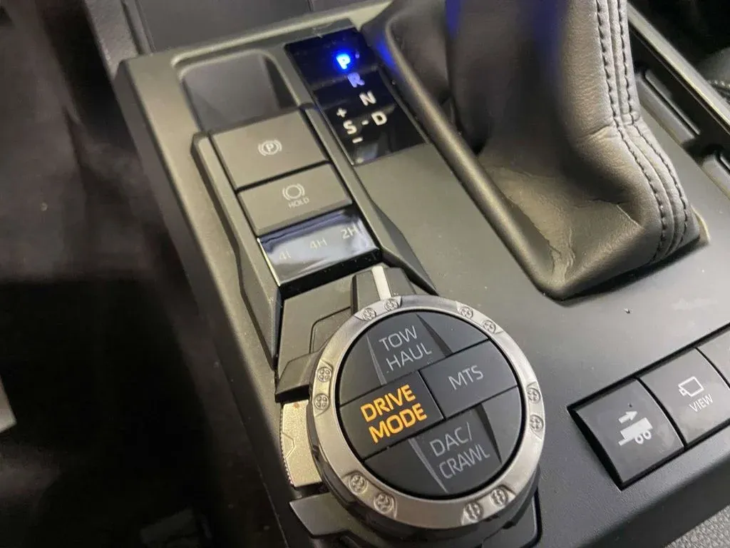 2025 Toyota 4Runner TRD Off-Road Premium thumbnail 25