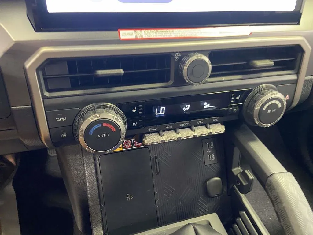 2025 Toyota 4Runner TRD Off-Road Premium thumbnail 28