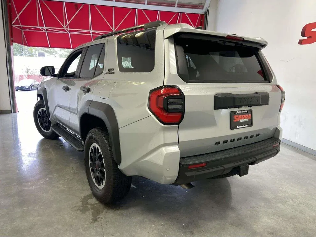 2025 Toyota 4Runner TRD Off-Road Premium thumbnail 5