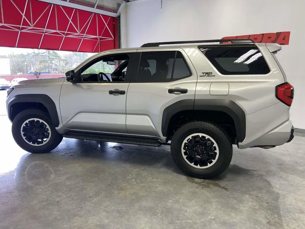 2025 Toyota 4Runner TRD Off-Road Premium thumbnail 6
