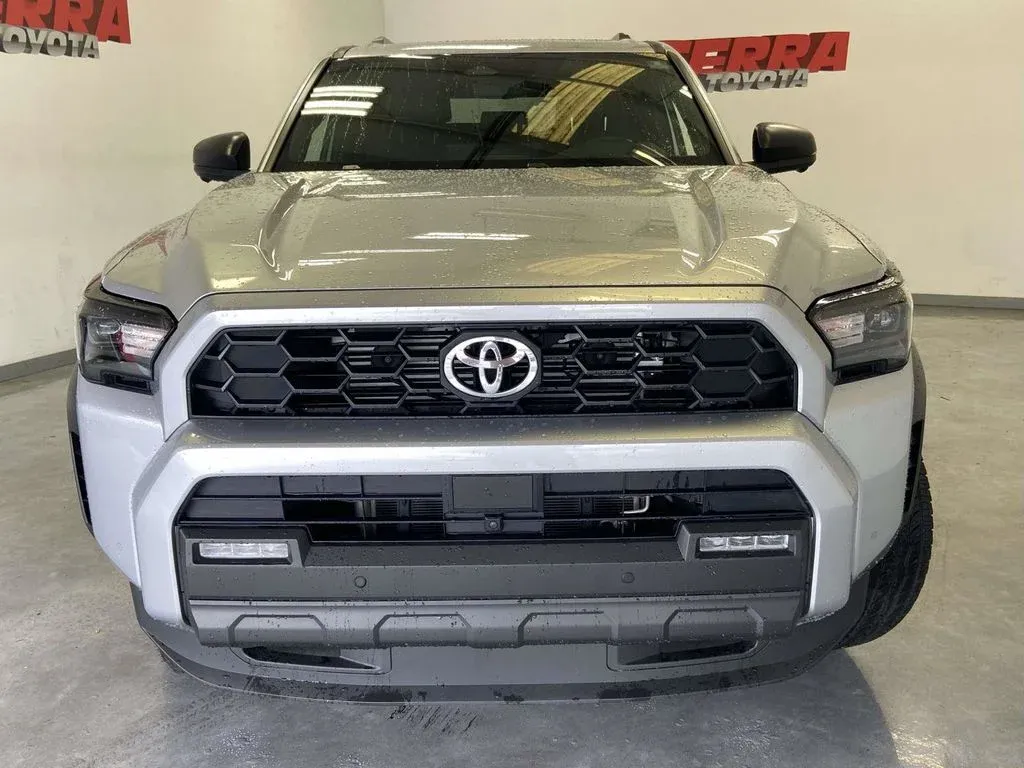 2025 Toyota 4Runner TRD Off-Road Premium thumbnail 8