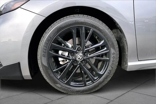 2025 Toyota CAMRY thumbnail 11