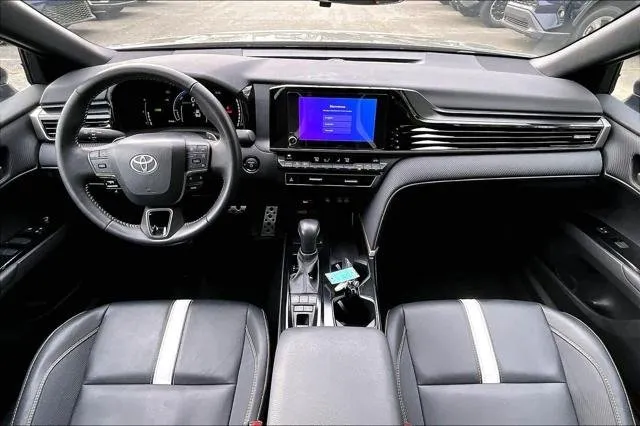 2025 Toyota CAMRY thumbnail 15