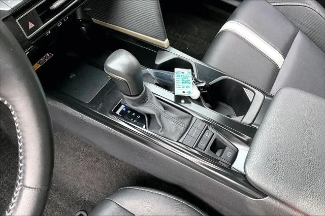 2025 Toyota CAMRY thumbnail 16