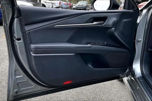 2025 Toyota CAMRY thumbnail 21