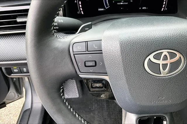 2025 Toyota CAMRY thumbnail 23