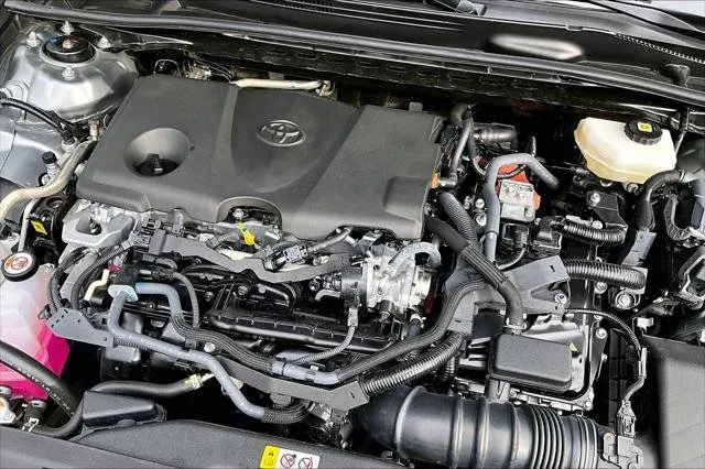 2025 Toyota CAMRY thumbnail 32
